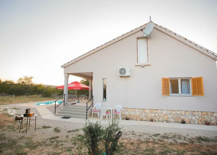 Holiday Home With Pool Kristal