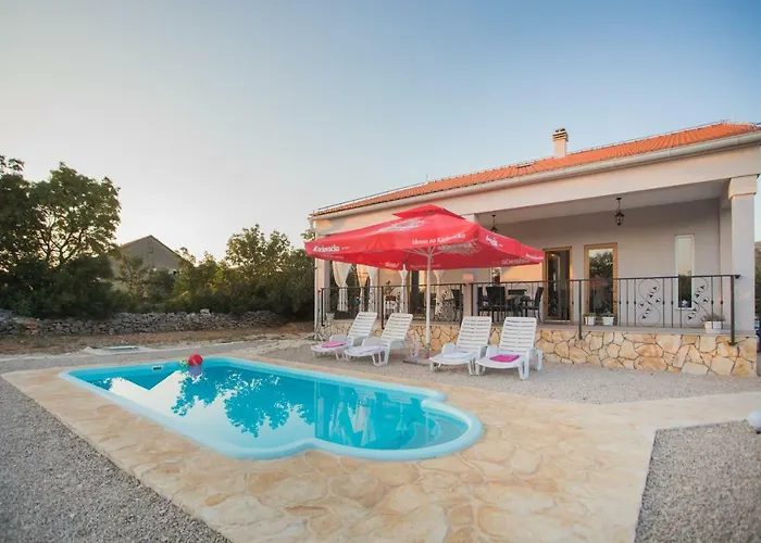 Holiday Home With Pool Kristal