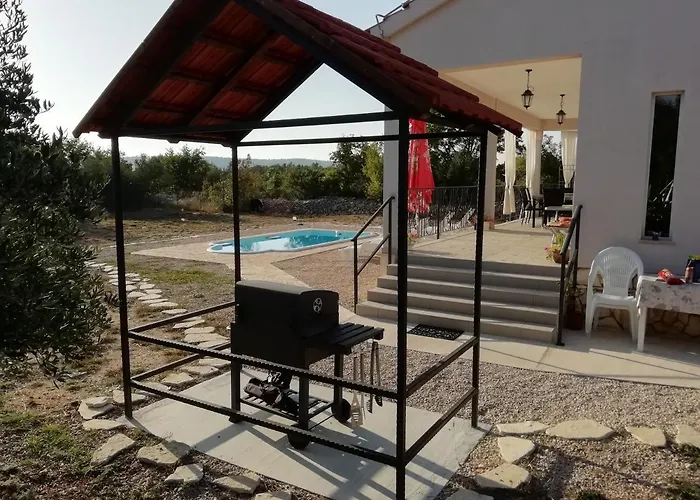 Holiday Home With Pool Kristal