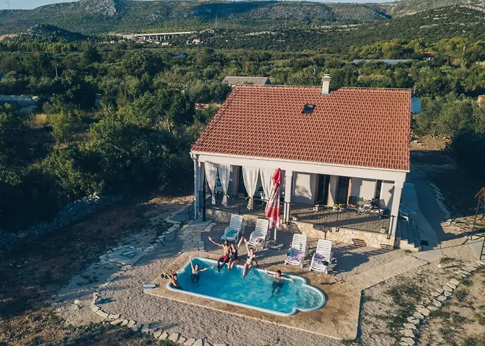 Holiday Home With Pool Kristal