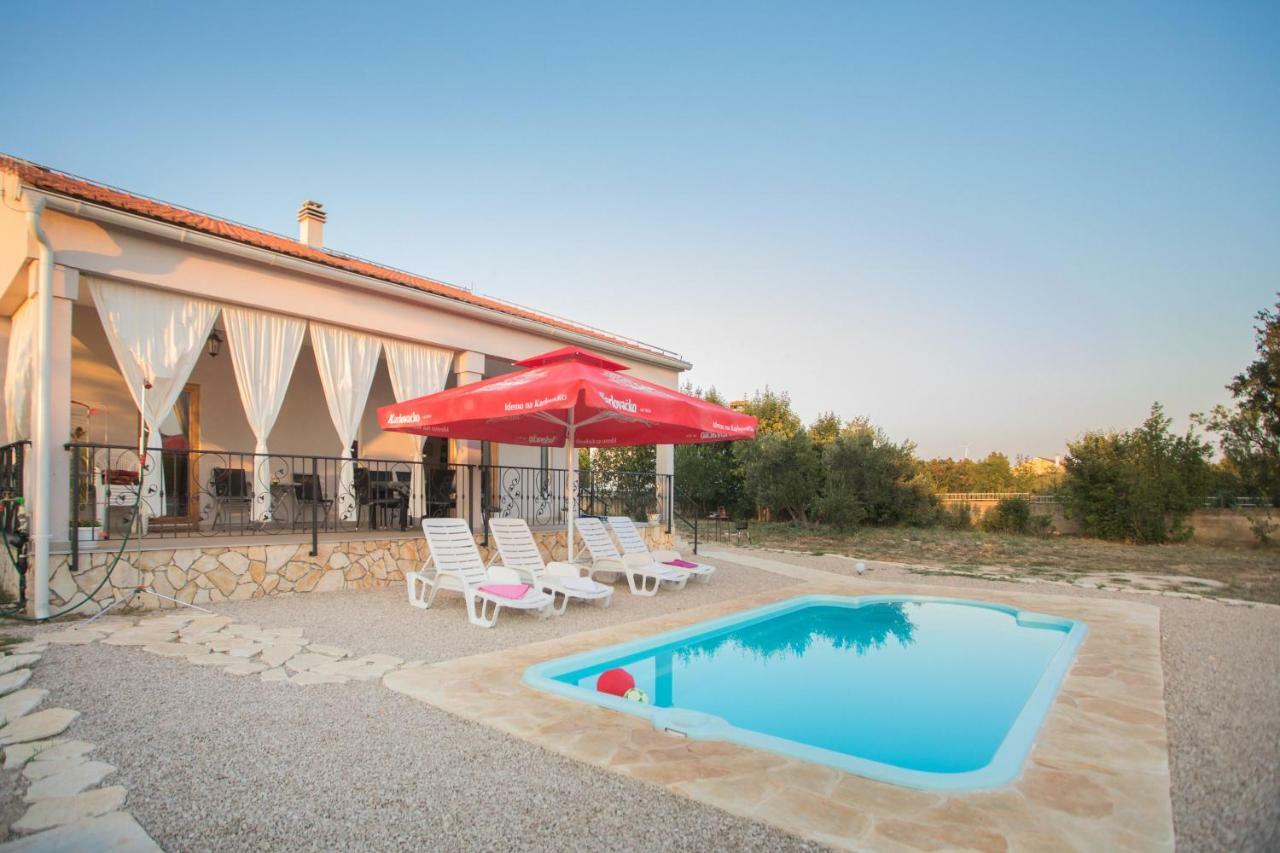 Ferienhaus With Pool Kristal *