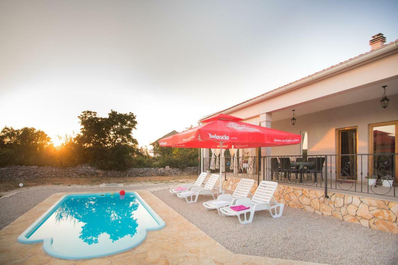 With Pool Kristal Ferienhaus Šibenik