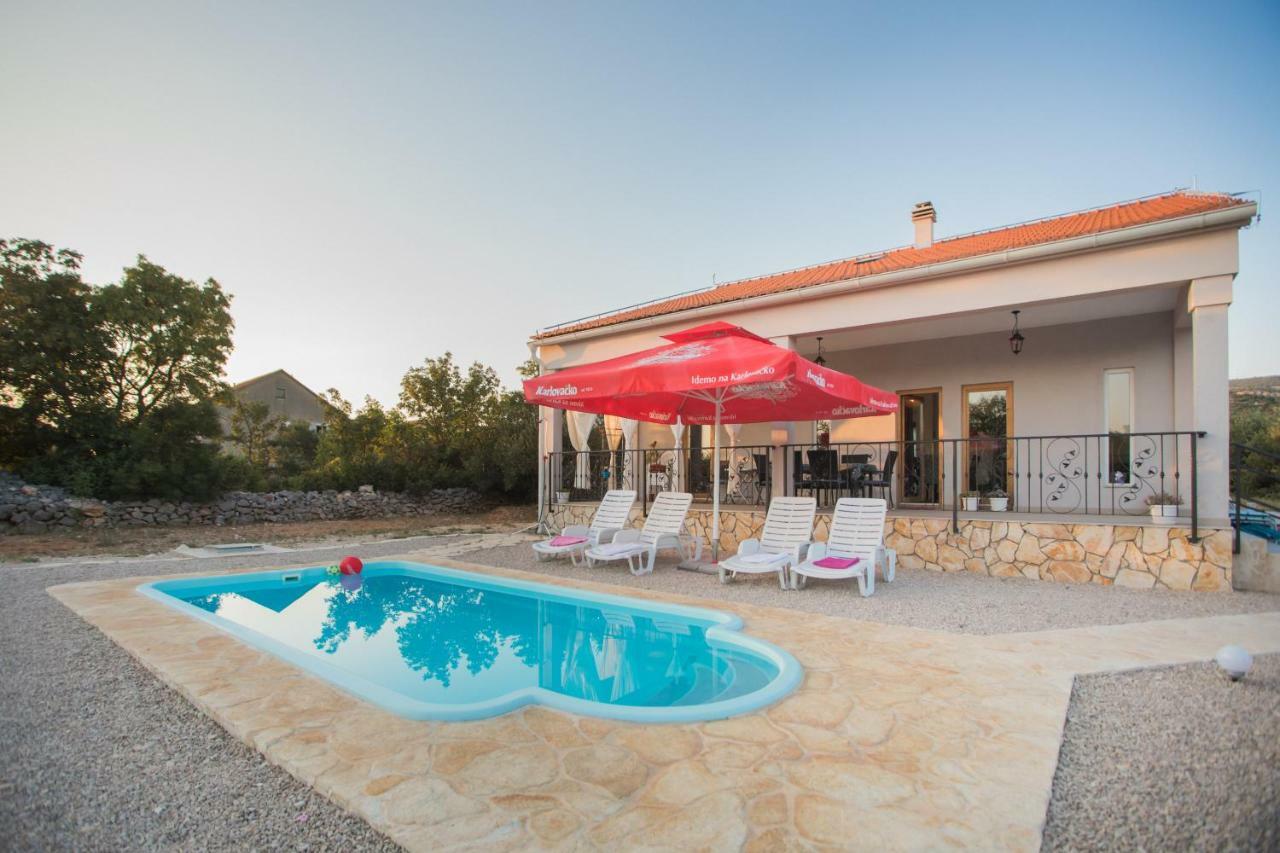Ferienhaus With Pool Kristal
